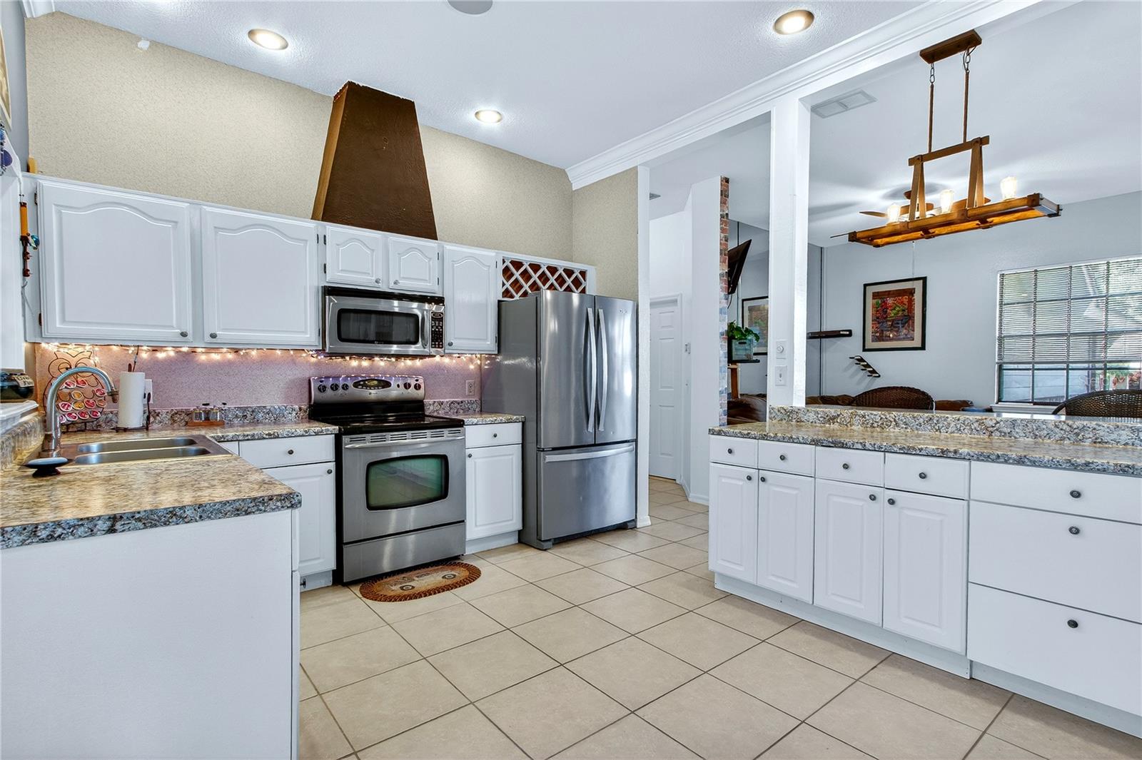 Image 12 of 51 For 1014 Willa Lake Circle