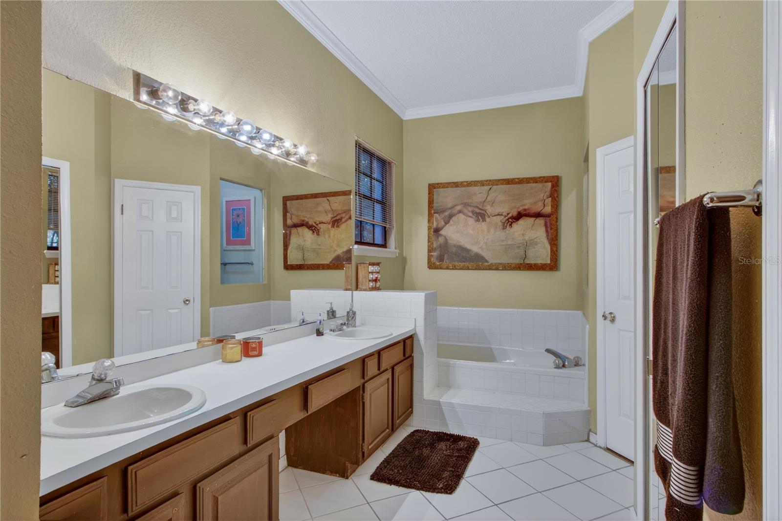 Image 43 of 51 For 1014 Willa Lake Circle