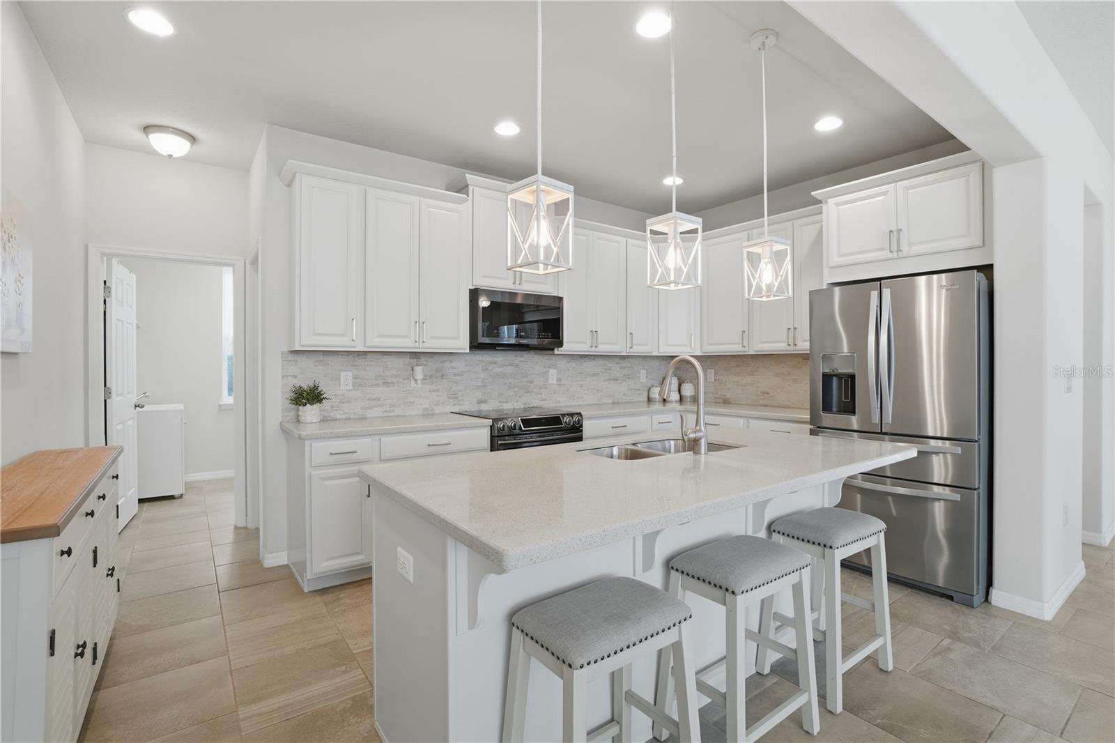 Image 14 of 52 For 8585 Dufferin Lane