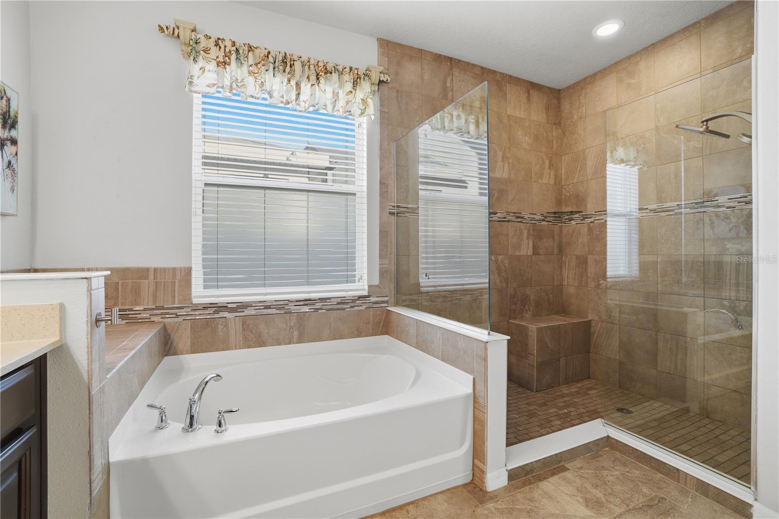 Image 20 of 52 For 8585 Dufferin Lane