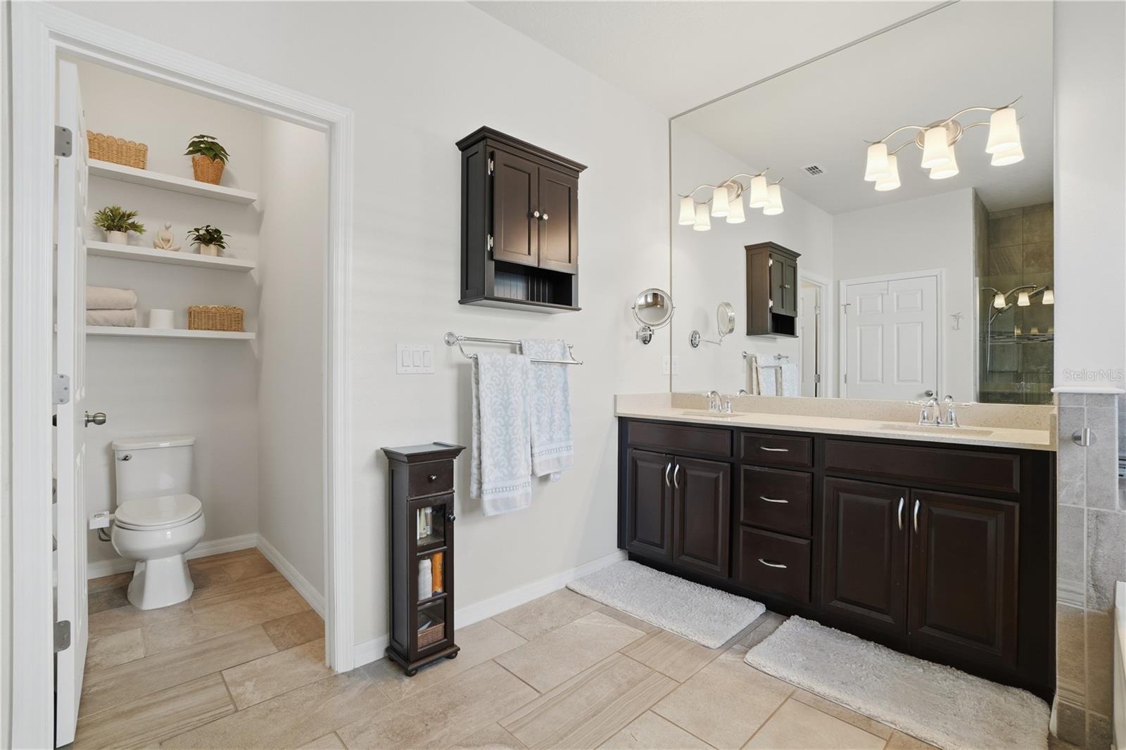 Image 21 of 52 For 8585 Dufferin Lane