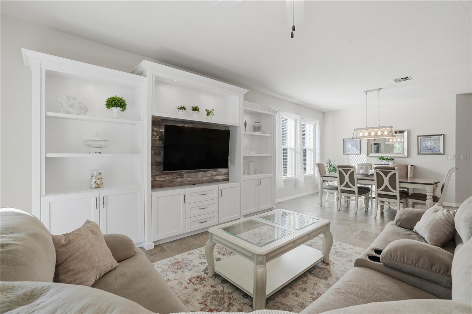 Image 6 of 52 For 8585 Dufferin Lane