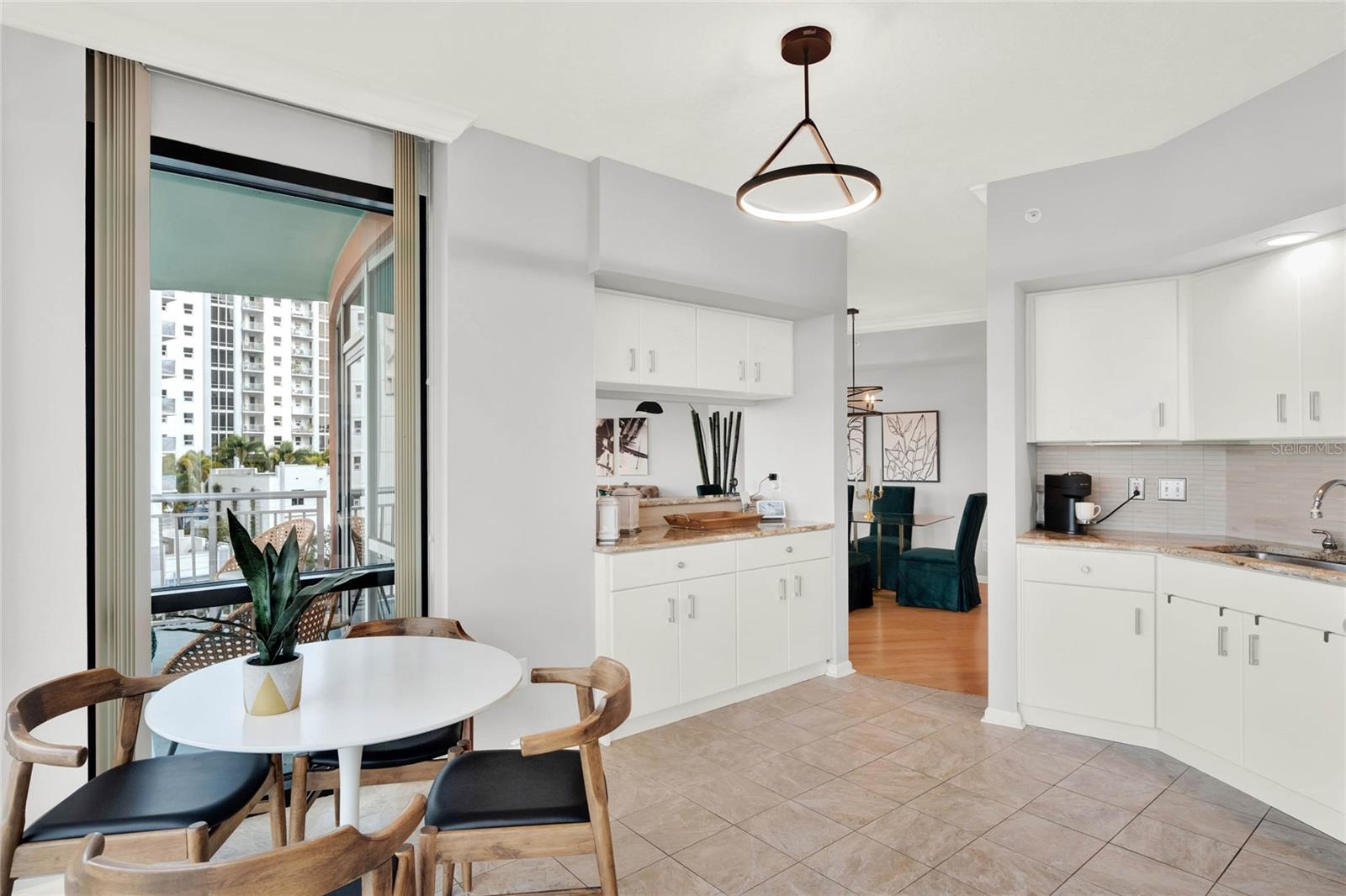 Image 12 of 60 For 322 Central Boulevard 901