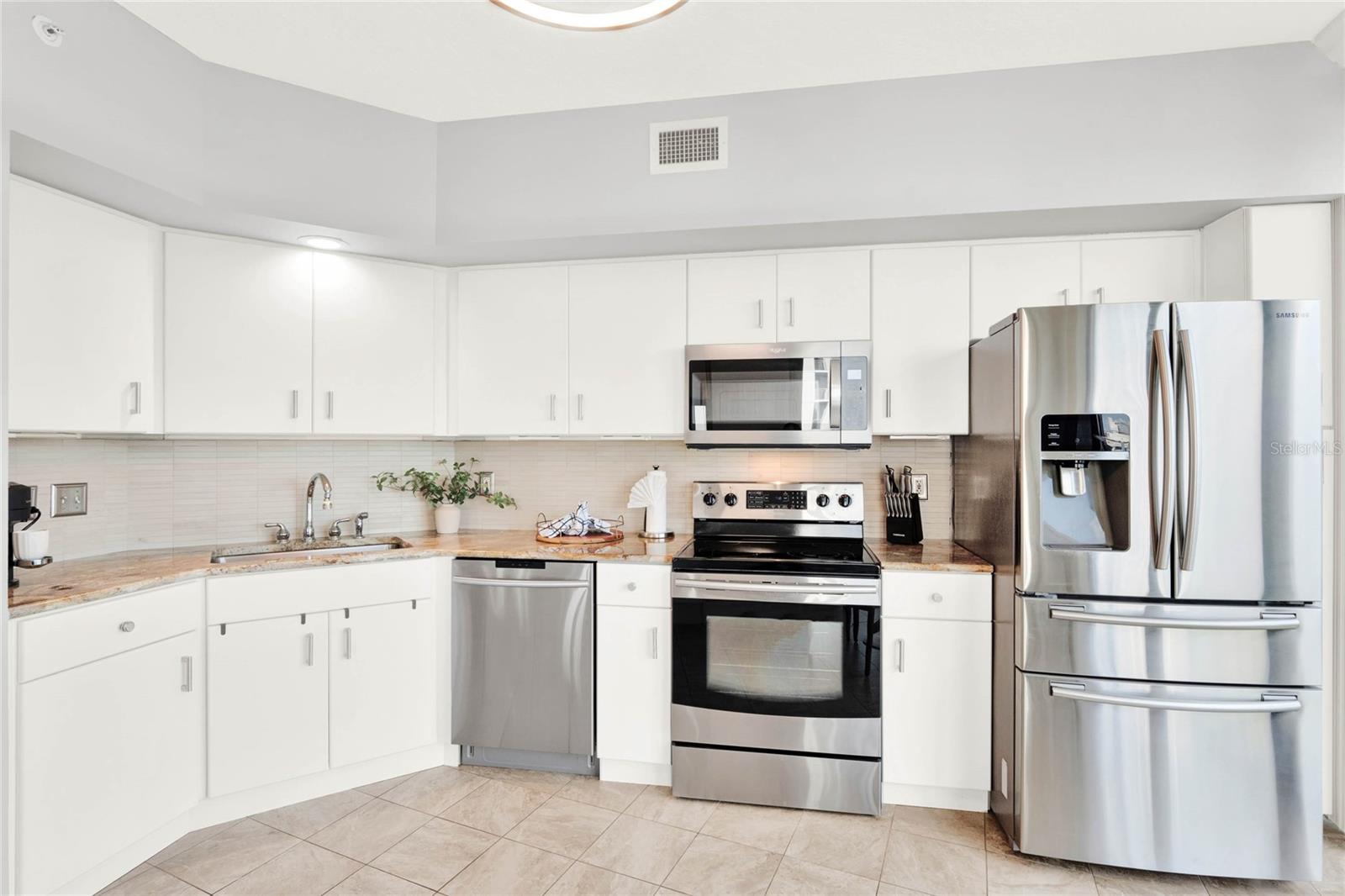 Image 16 of 60 For 322 Central Boulevard 901