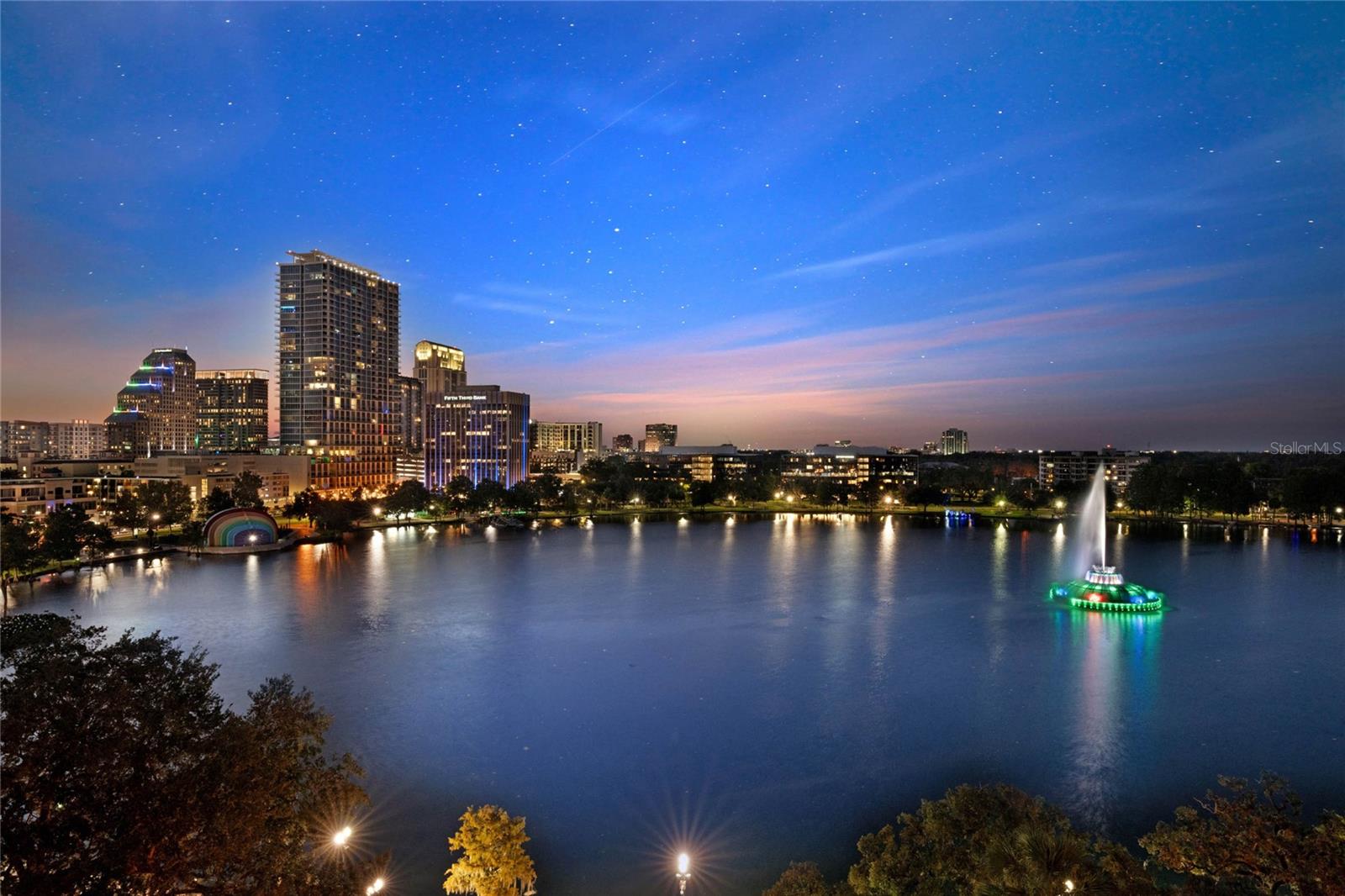 Image 5 of 60 For 322 Central Boulevard 901