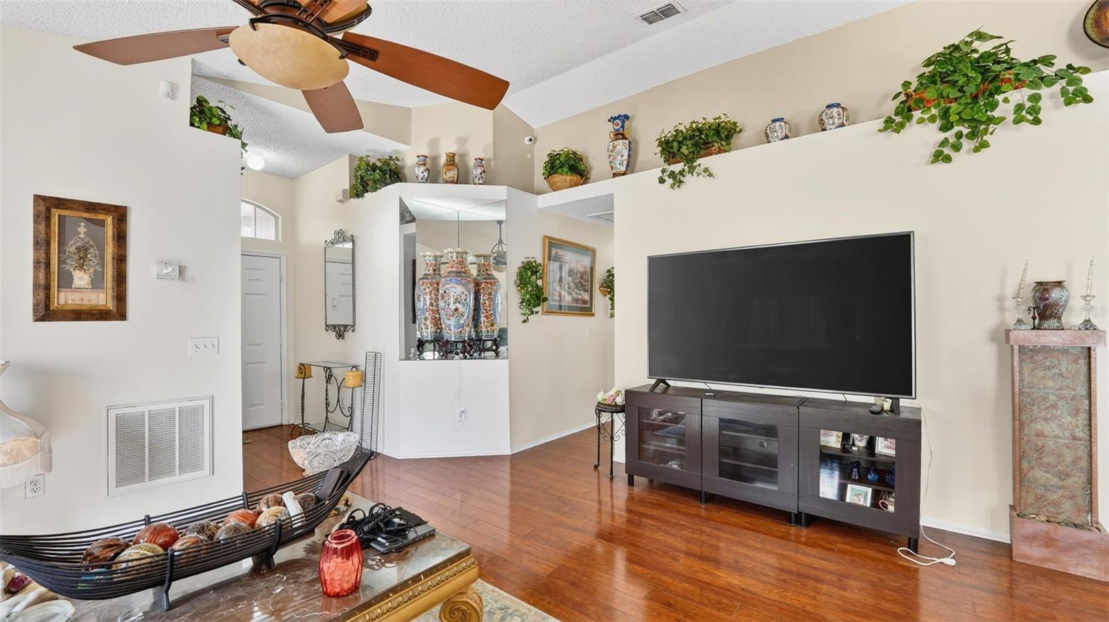 Image 7 of 24 For 2213 Hannah Lane