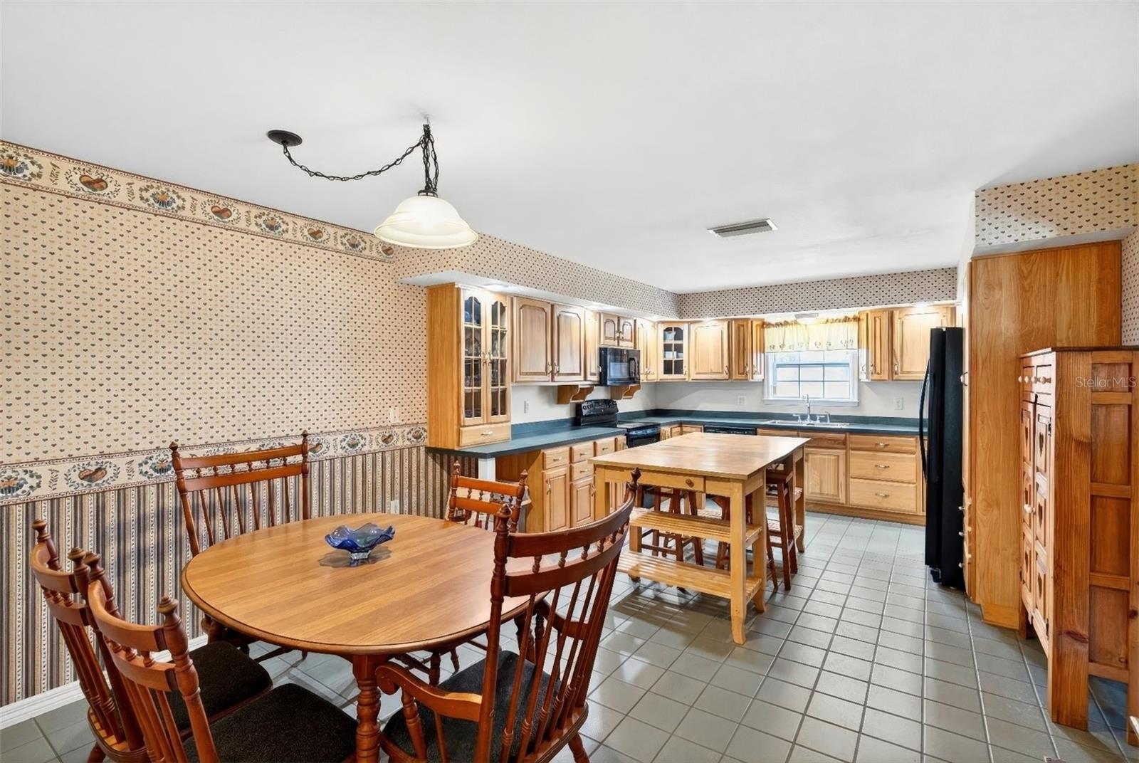 Image 21 of 44 For 5940 57th Loop