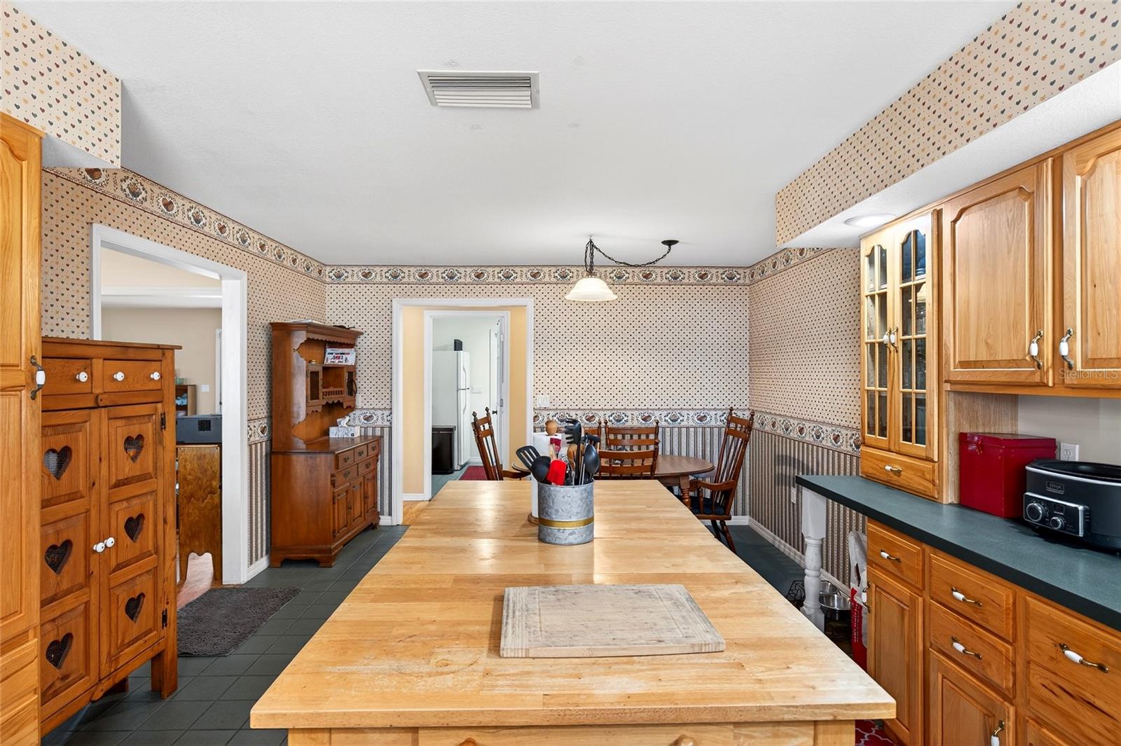 Image 22 of 44 For 5940 57th Loop