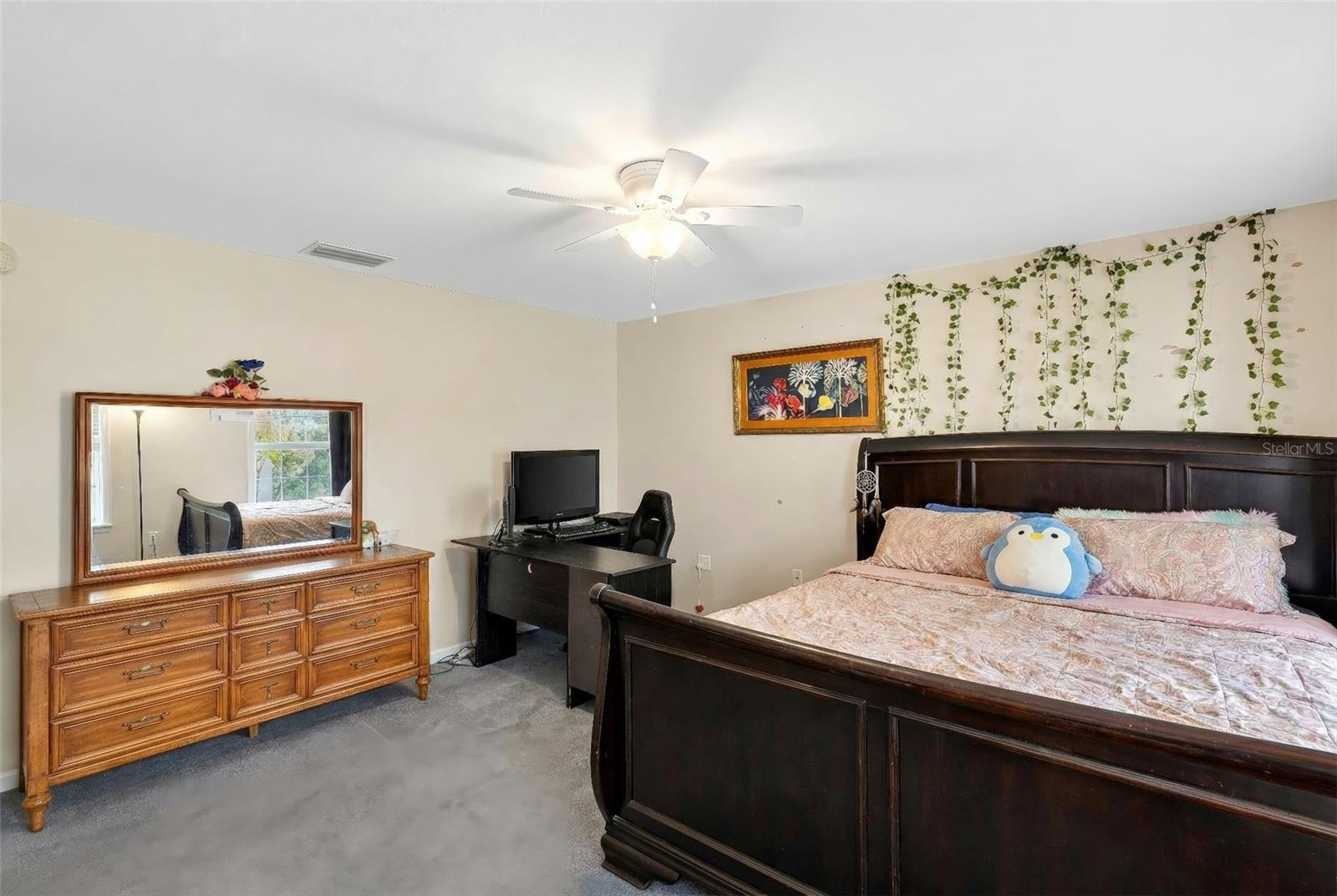 Image 25 of 44 For 5940 57th Loop