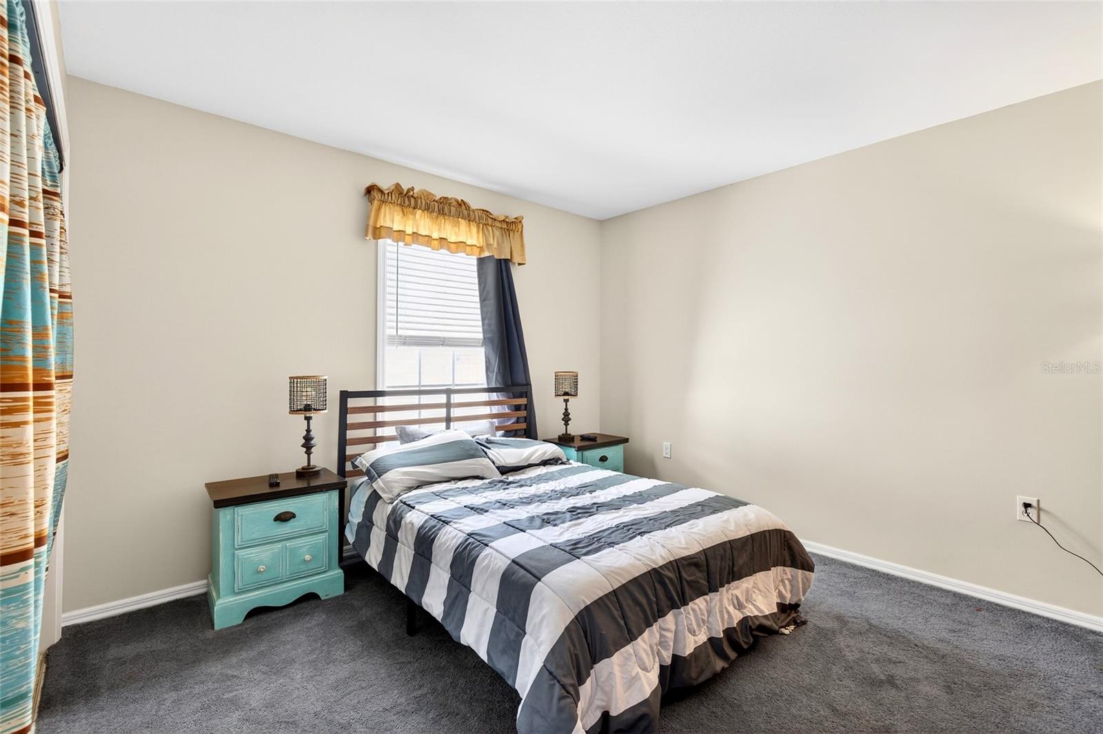 Image 27 of 44 For 5940 57th Loop