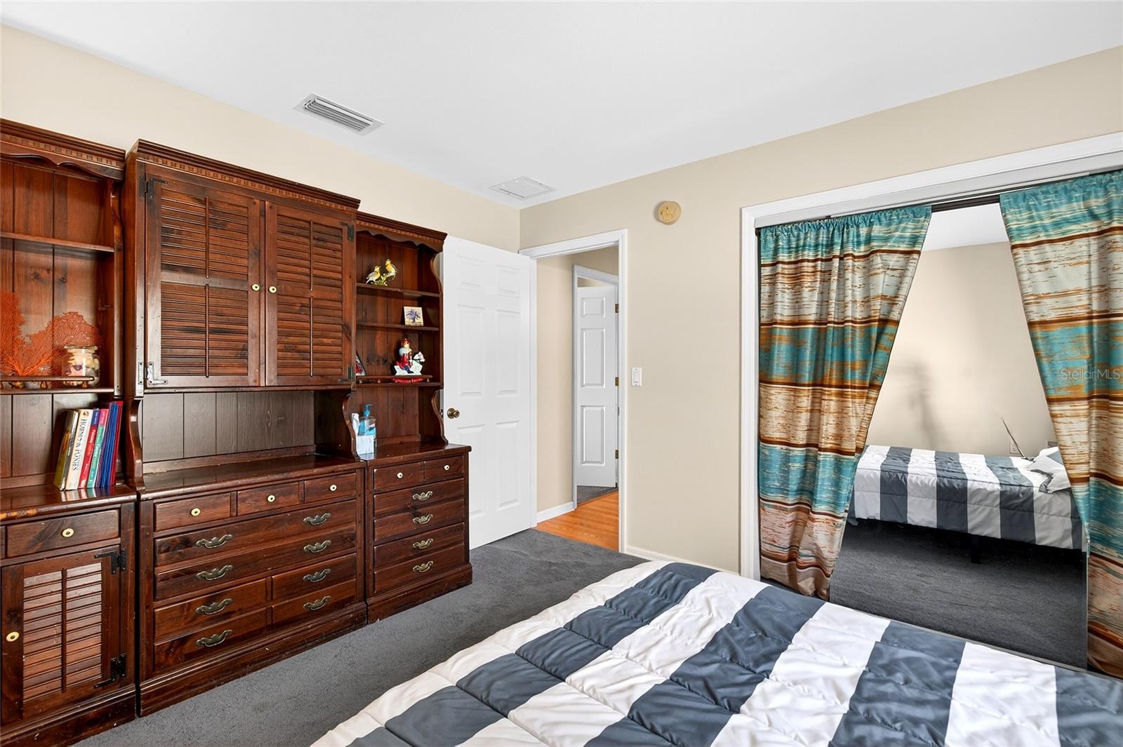 Image 28 of 44 For 5940 57th Loop