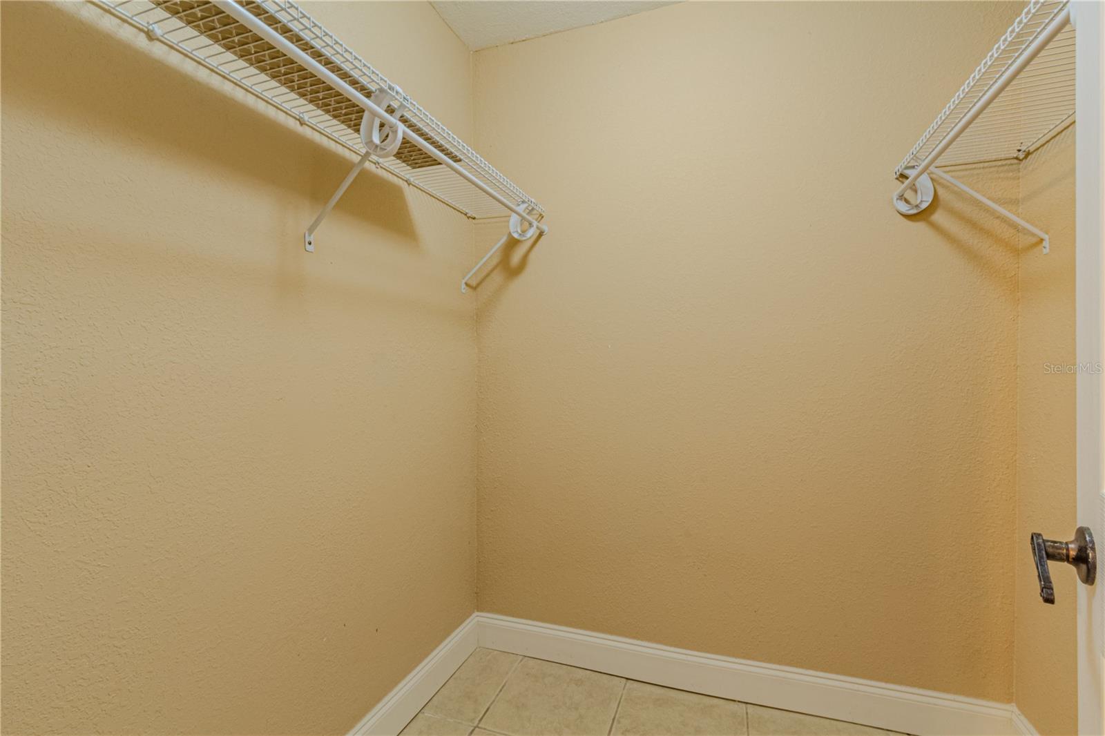 Image 10 of 14 For 518 Orange 12