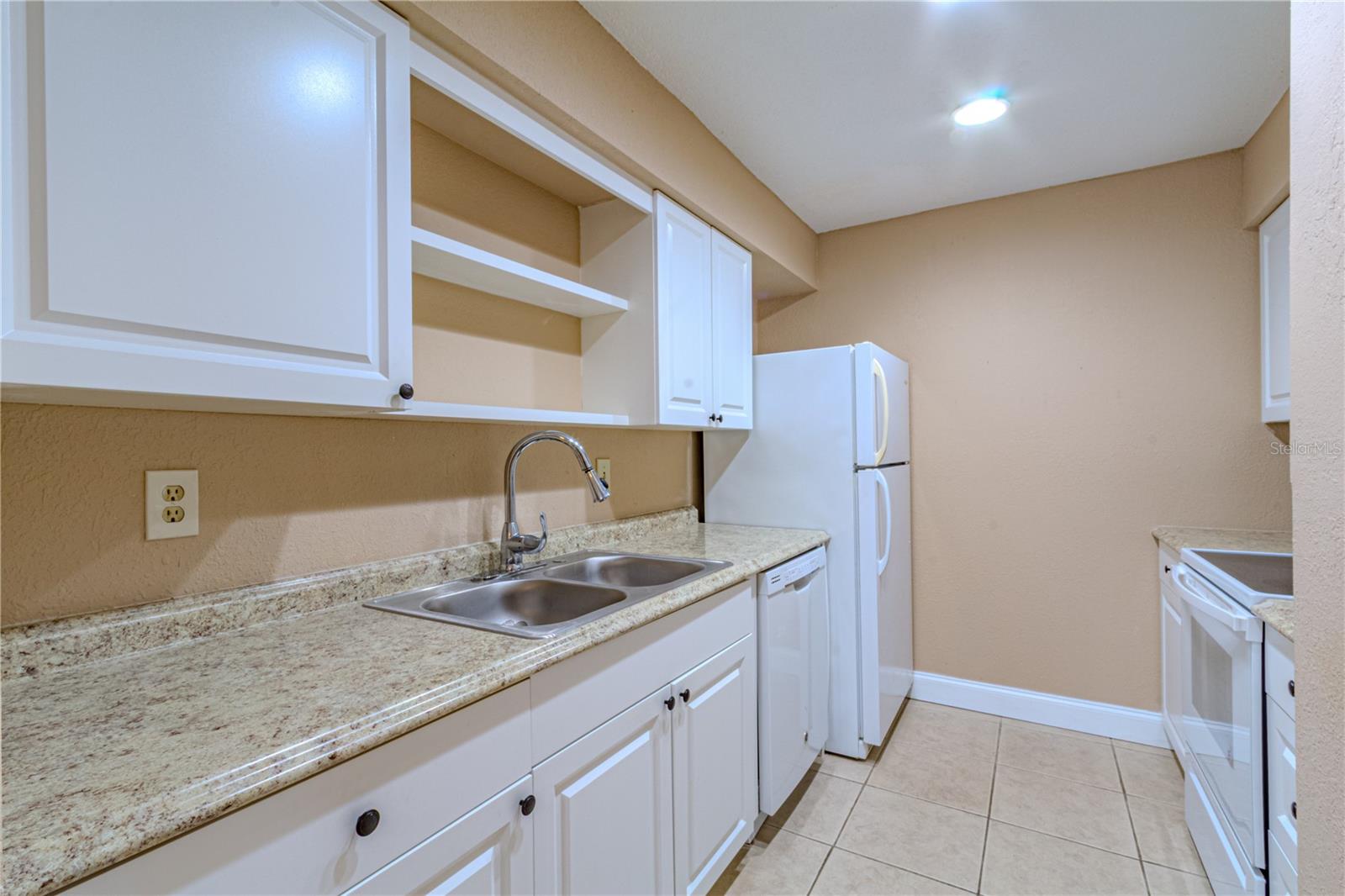 Image 6 of 14 For 518 Orange 12