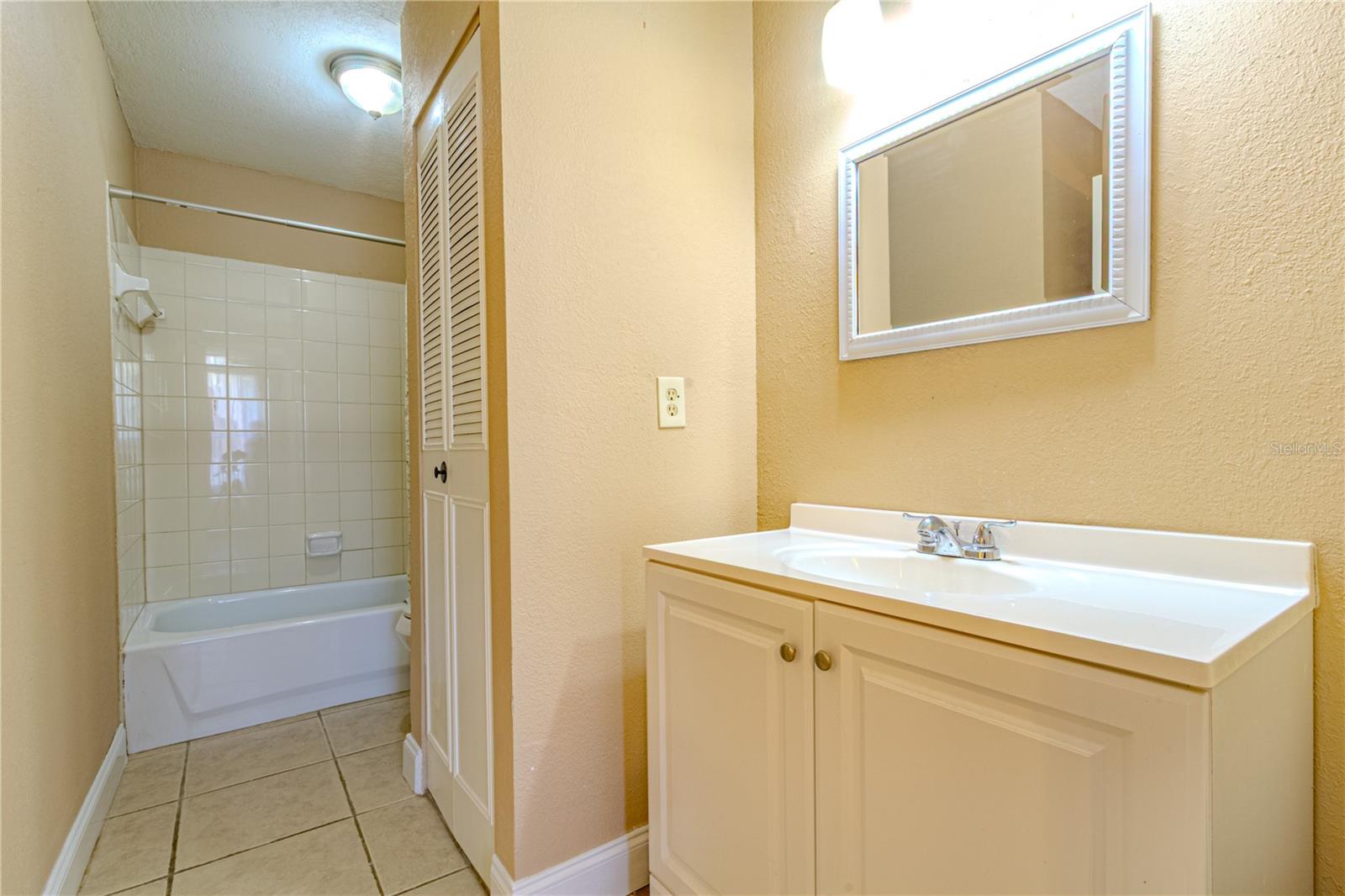 Image 9 of 14 For 518 Orange 12