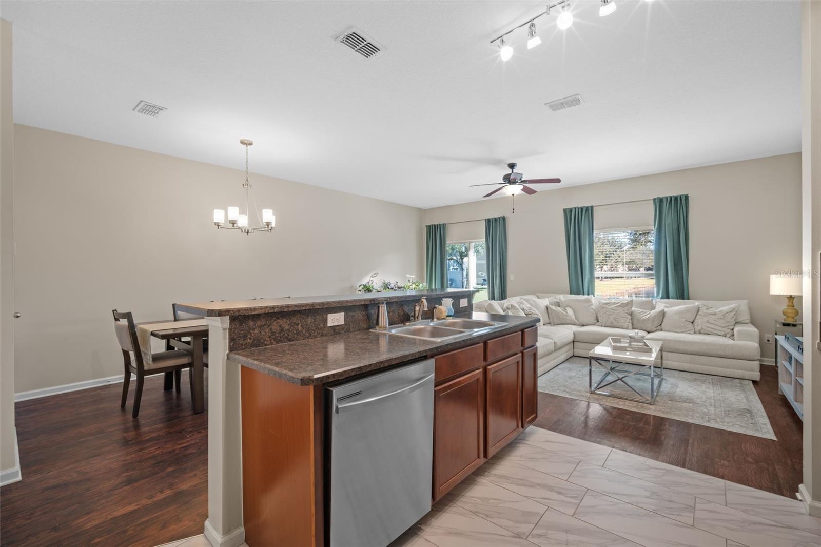 Image 11 of 53 For 2550 Revolution Street 104