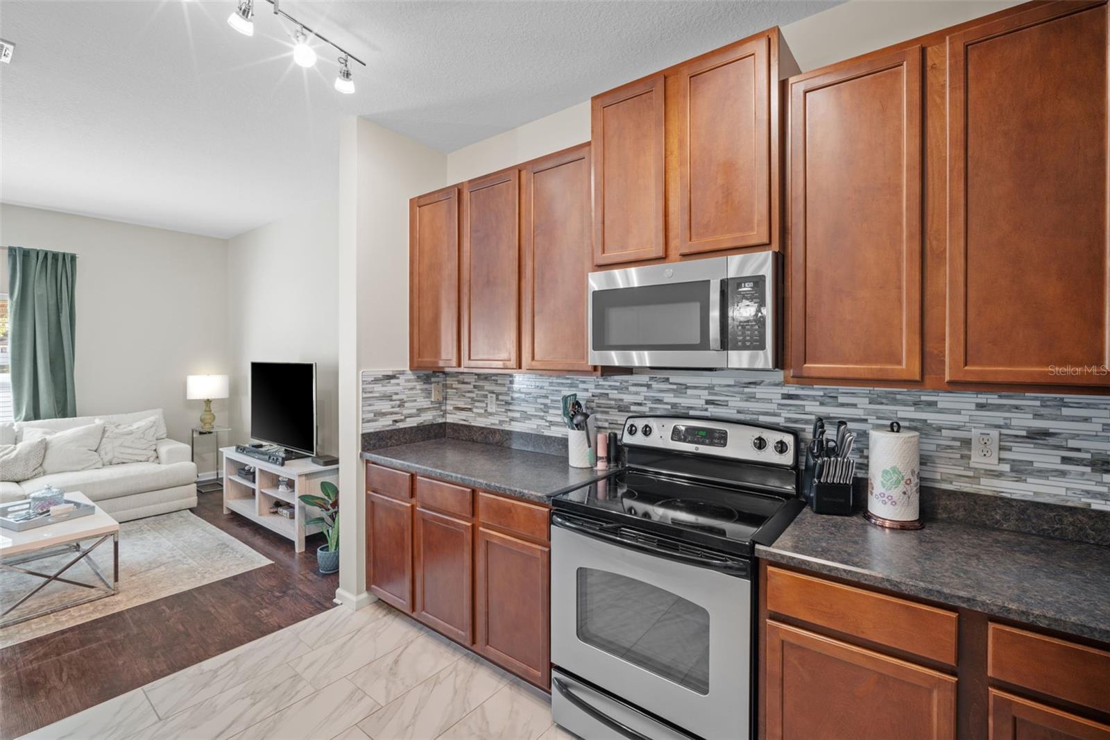 Image 12 of 53 For 2550 Revolution Street 104