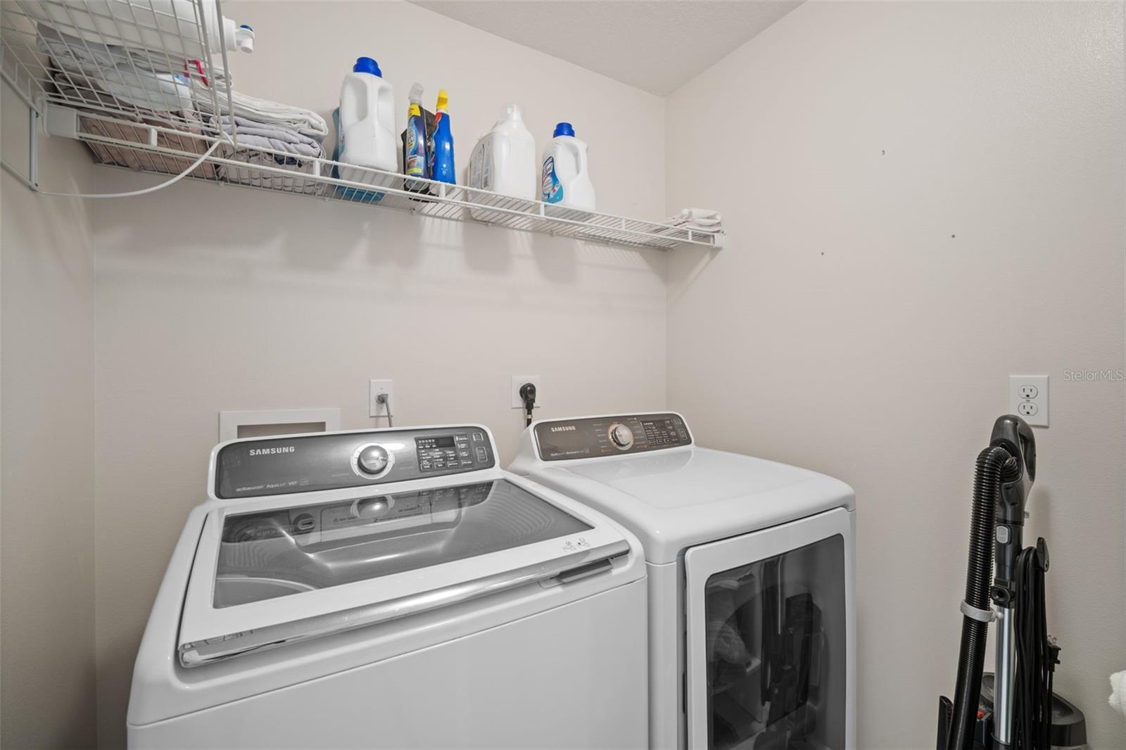 Image 26 of 53 For 2550 Revolution Street 104