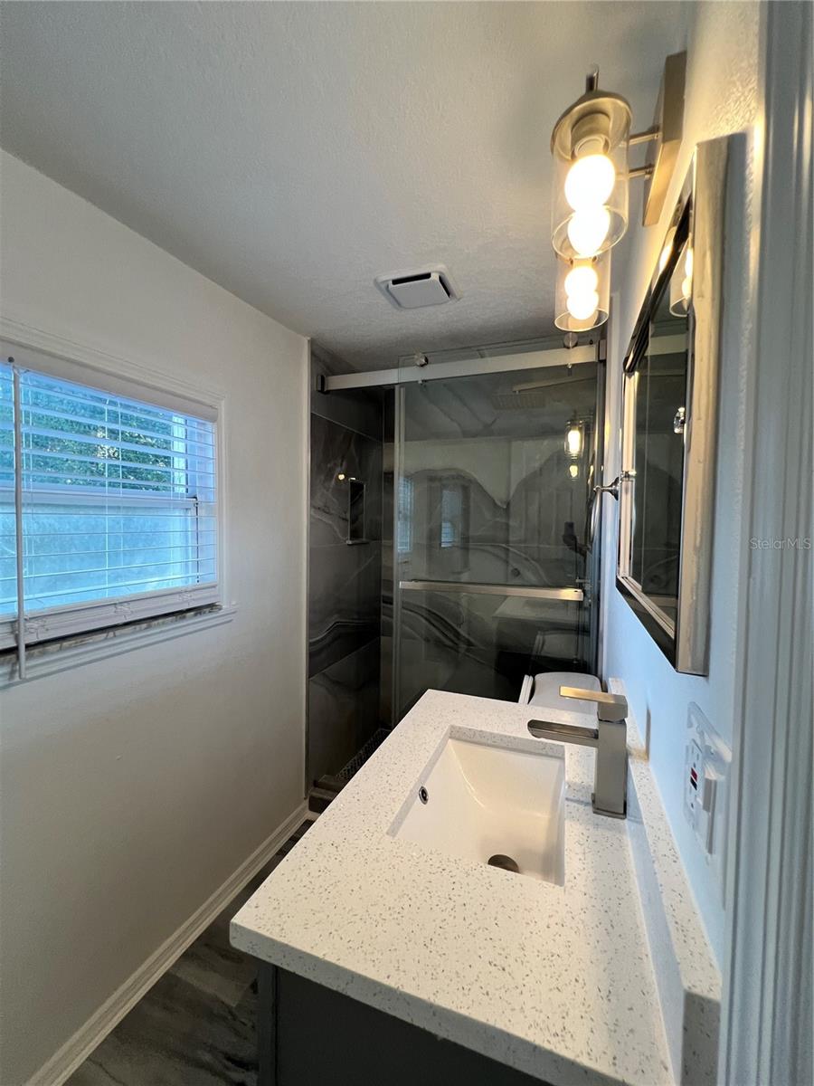 Image 11 of 14 For 1314 Gore Street B