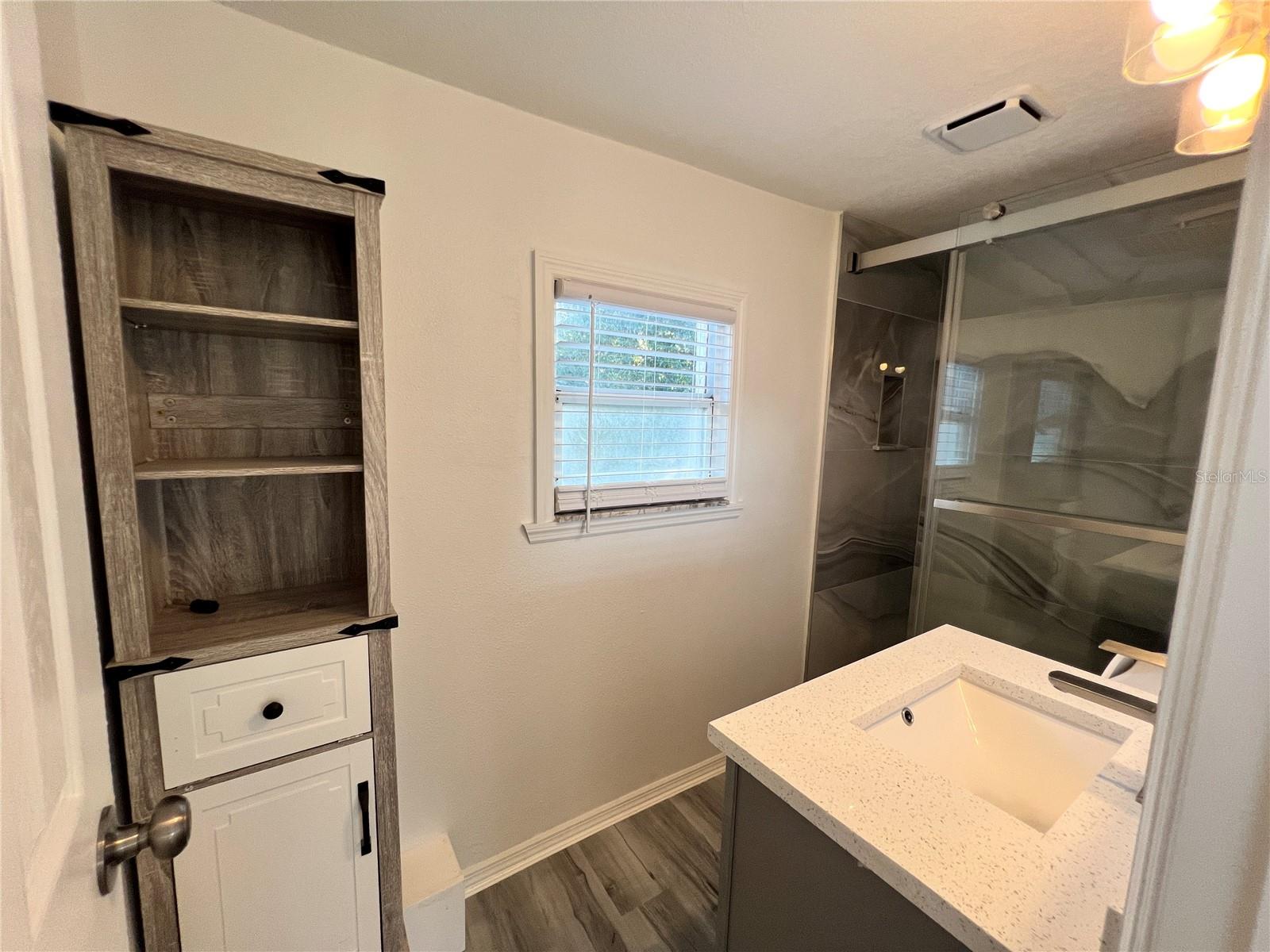 Image 13 of 14 For 1314 Gore Street B