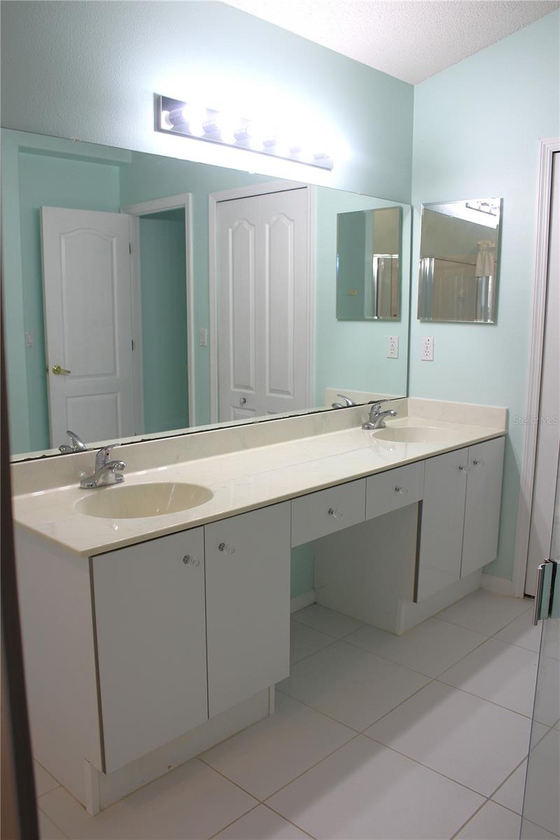 Image 28 of 49 For 15730 Autumn Glen Avenue