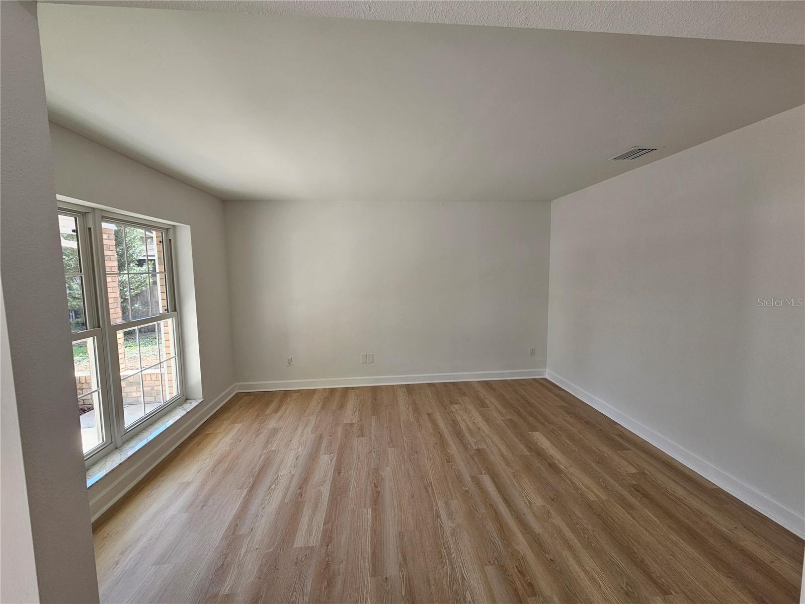 Image 7 of 20 For 149 Spring Chase Circle