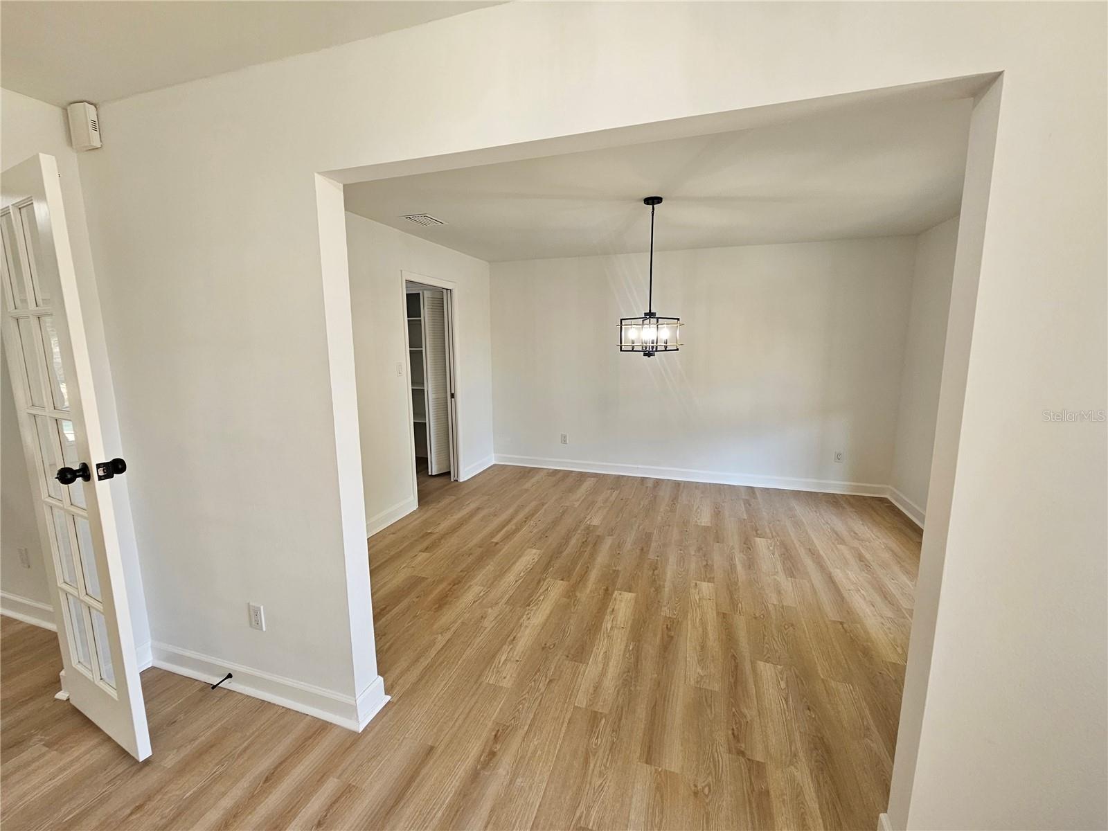 Image 9 of 20 For 149 Spring Chase Circle