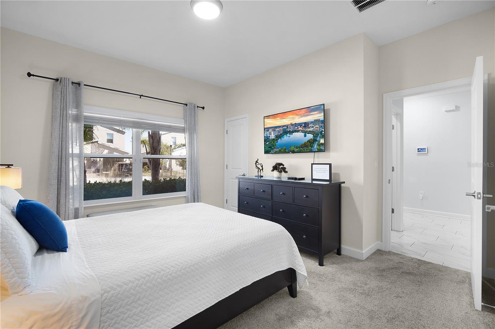 Image 5 of 50 For 1120 Challenge Drive