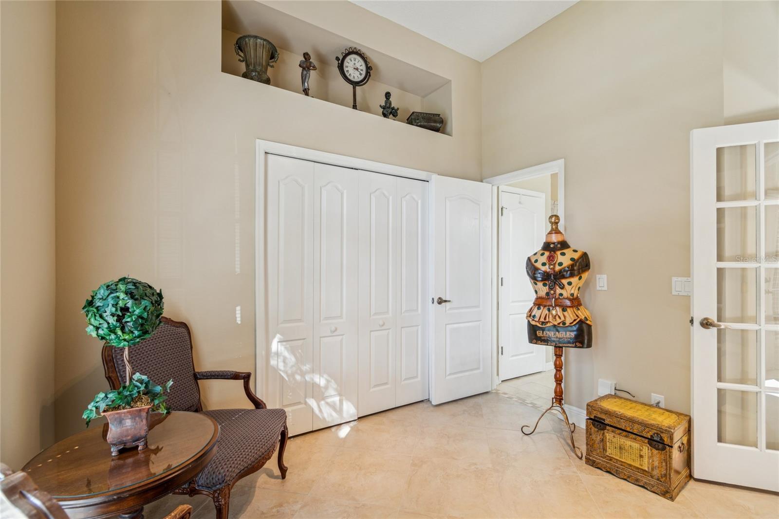 Image 20 of 97 For 569 Walden View Drive