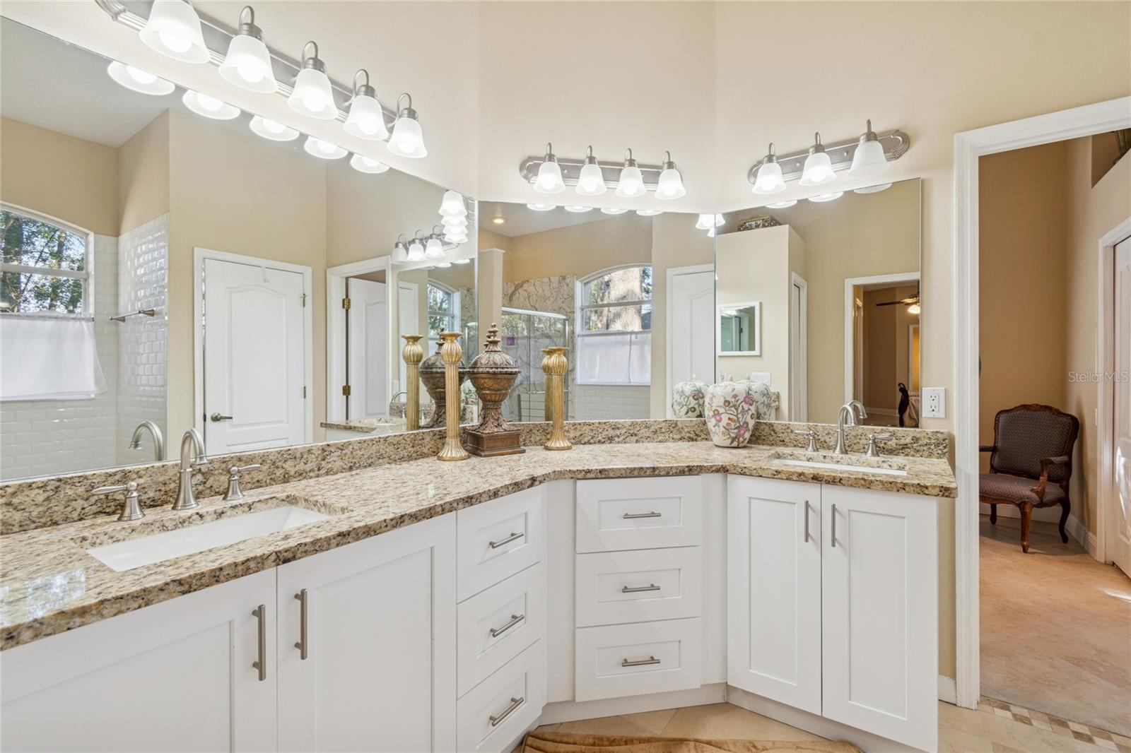 Image 23 of 97 For 569 Walden View Drive