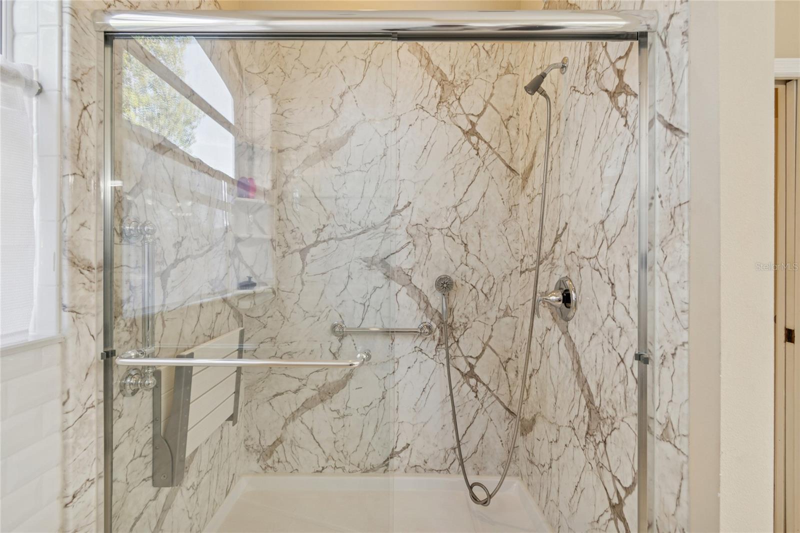 Image 25 of 97 For 569 Walden View Drive