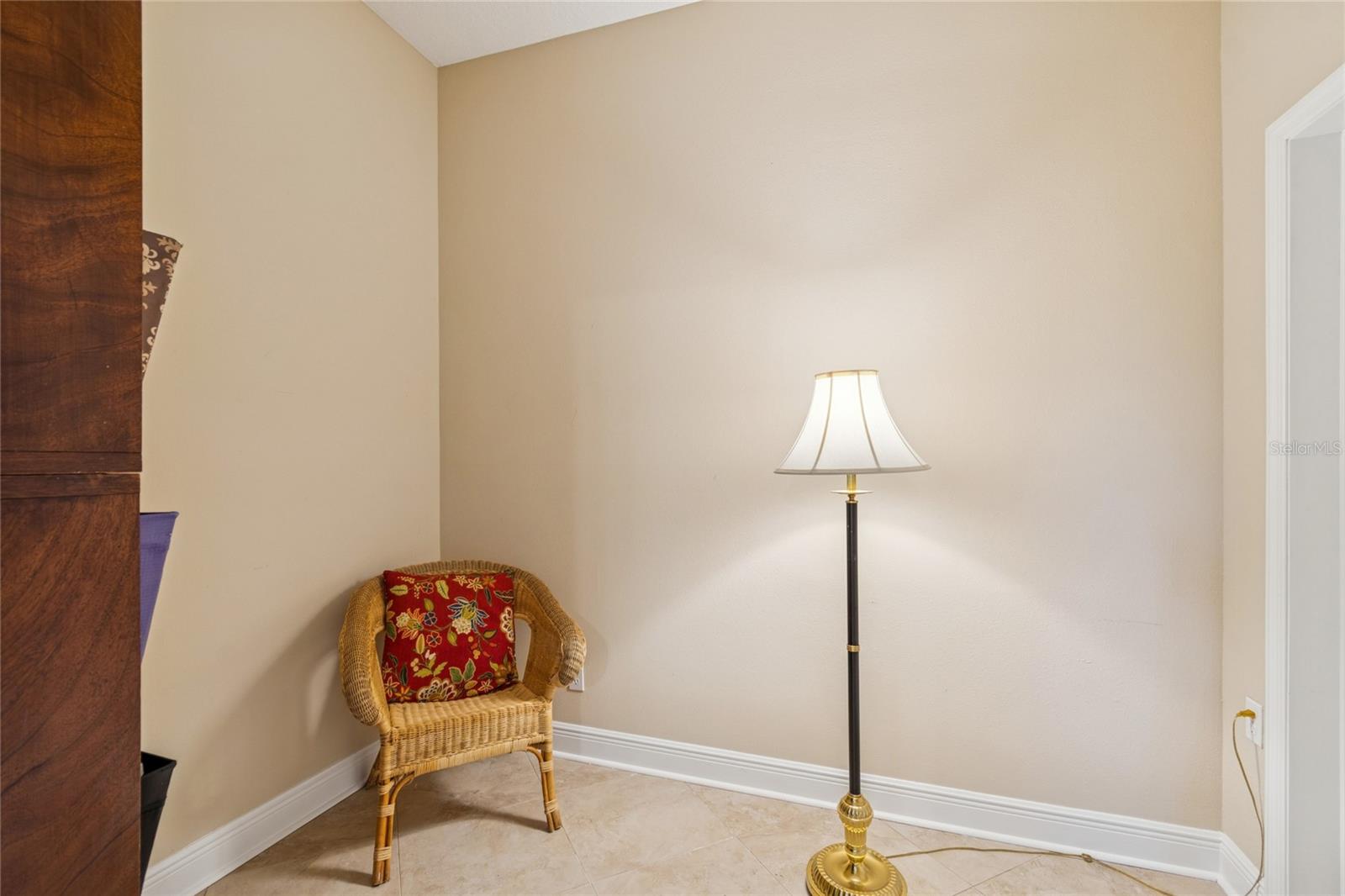 Image 29 of 97 For 569 Walden View Drive