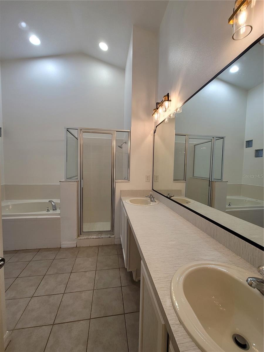 Image 5 of 6 For 601 Astor Drive