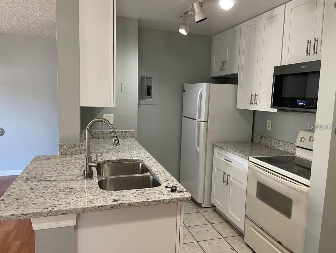 Image 2 of 10 For 6064 Westgate Drive 101