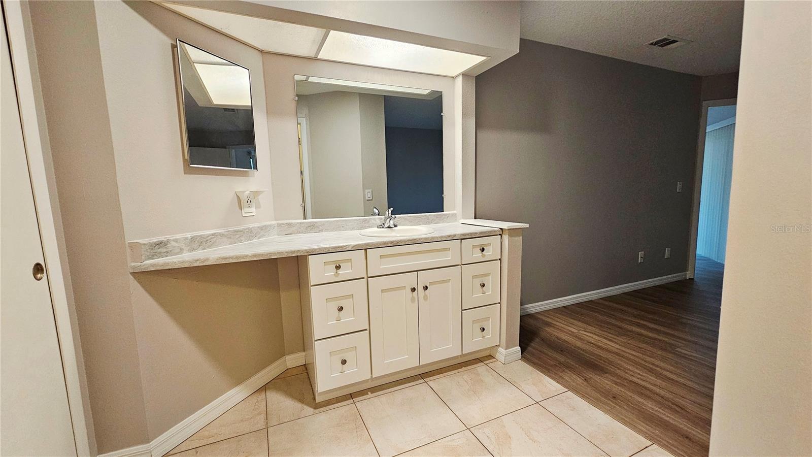 Image 18 of 41 For 7805 Sugar Brook Court 7805