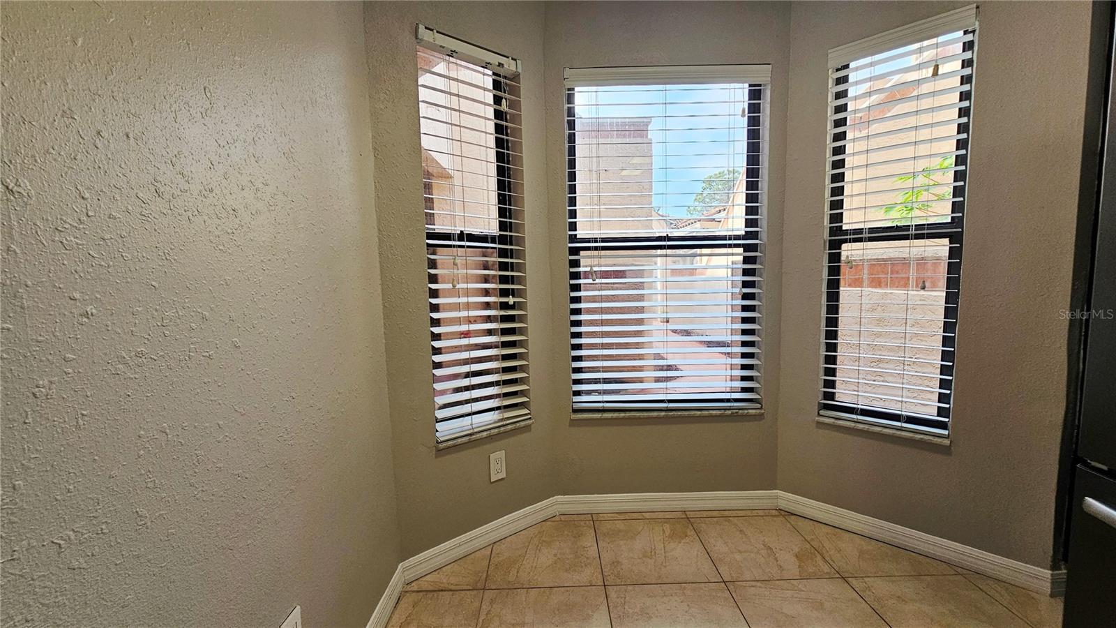 Image 7 of 41 For 7805 Sugar Brook Court 7805