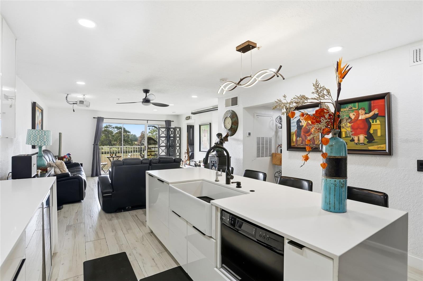 Image 17 of 48 For 13839 Fairway Island Drive 1132