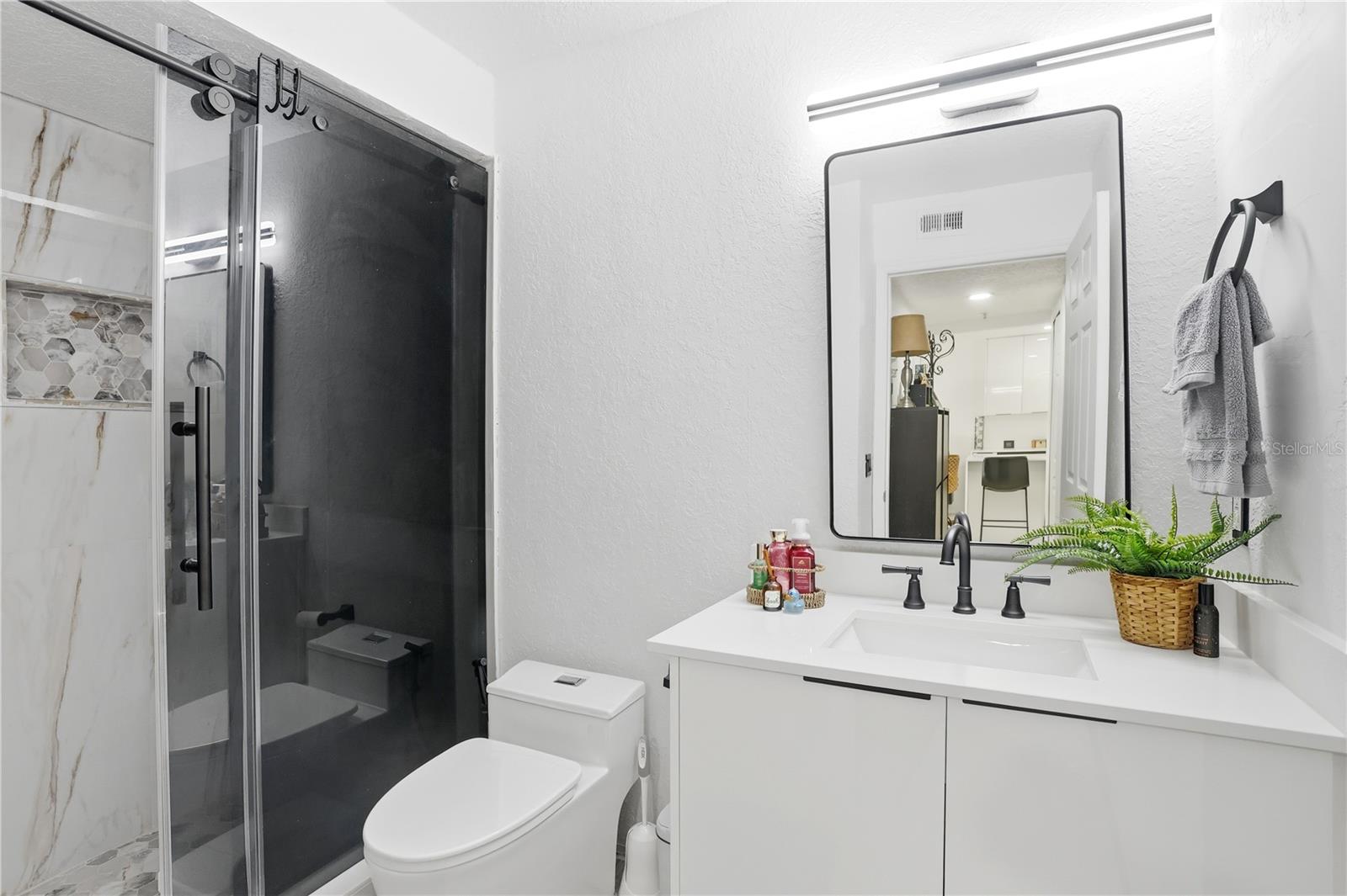 Image 27 of 48 For 13839 Fairway Island Drive 1132