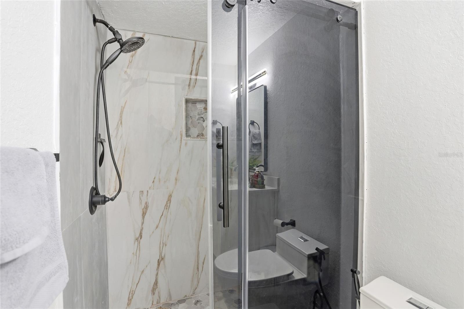 Image 28 of 48 For 13839 Fairway Island Drive 1132