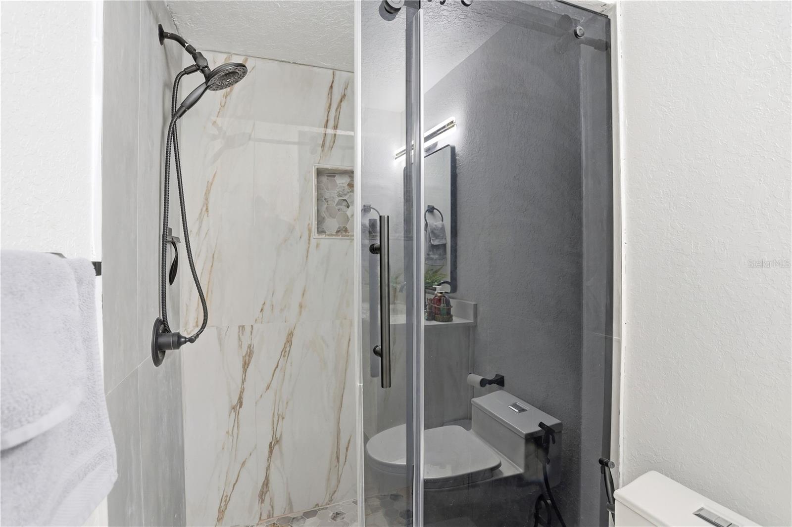 Image 29 of 48 For 13839 Fairway Island Drive 1132