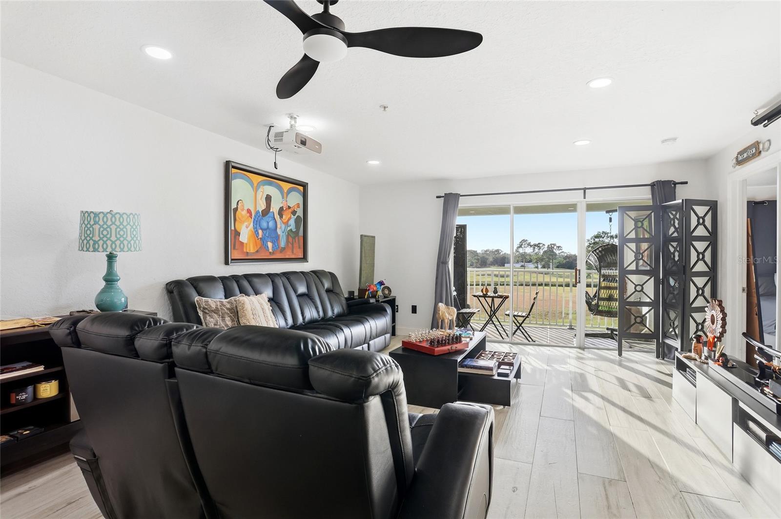 Image 30 of 48 For 13839 Fairway Island Drive 1132