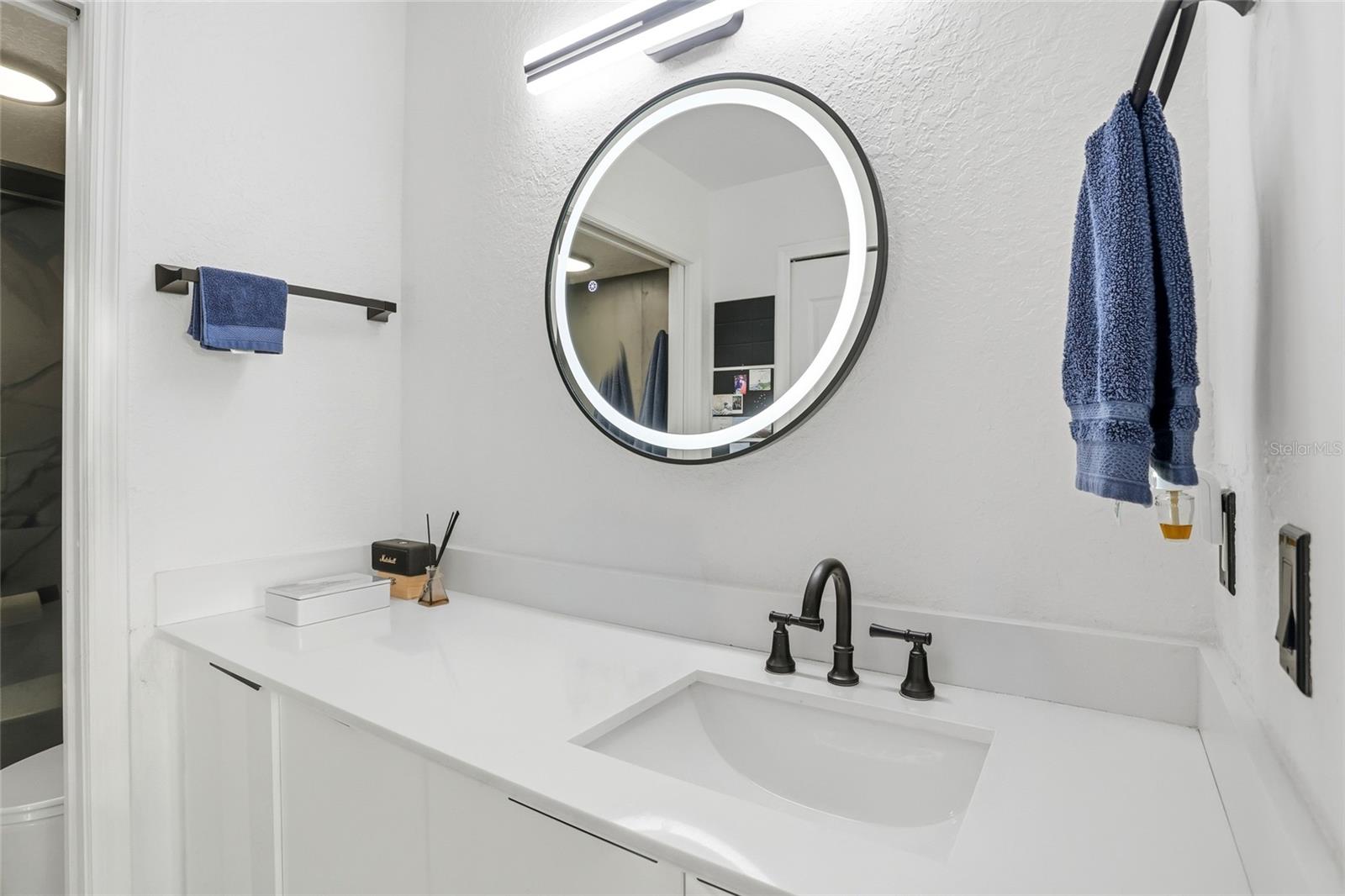 Image 40 of 48 For 13839 Fairway Island Drive 1132