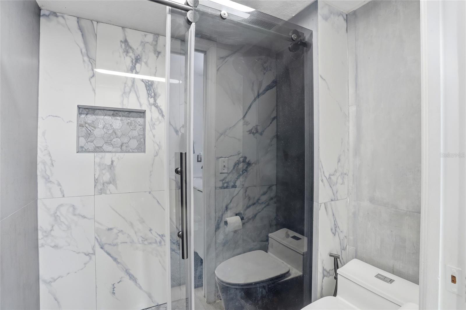 Image 42 of 48 For 13839 Fairway Island Drive 1132