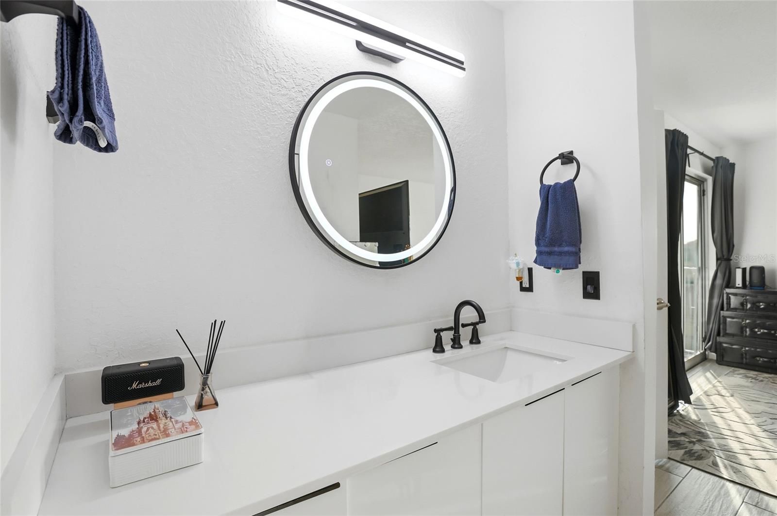 Image 43 of 48 For 13839 Fairway Island Drive 1132