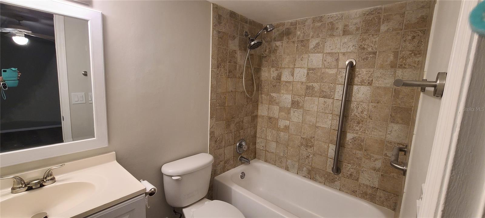 Image 14 of 29 For 914 Lake Destiny Road D