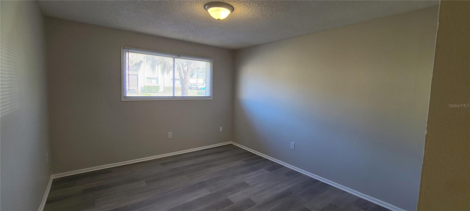 Image 16 of 29 For 914 Lake Destiny Road D