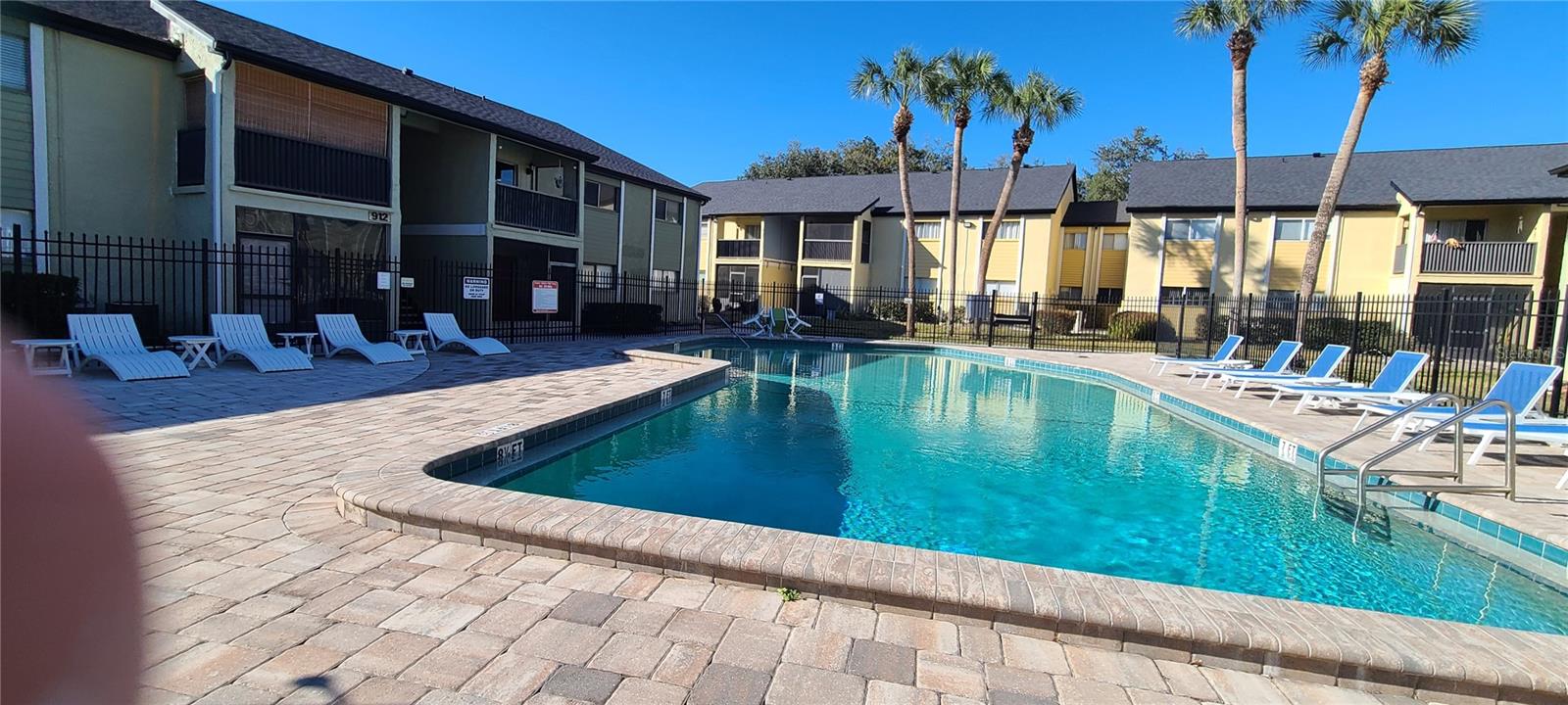 Image 21 of 29 For 914 Lake Destiny Road D