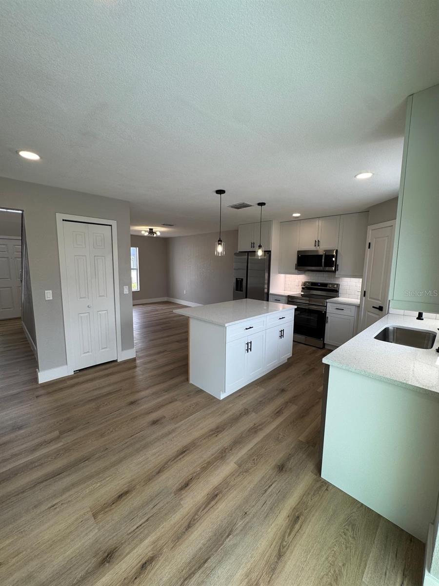 Image 10 of 42 For 1921 Emily Boulevard