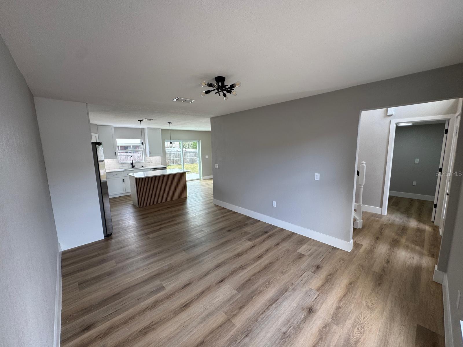 Image 11 of 42 For 1921 Emily Boulevard