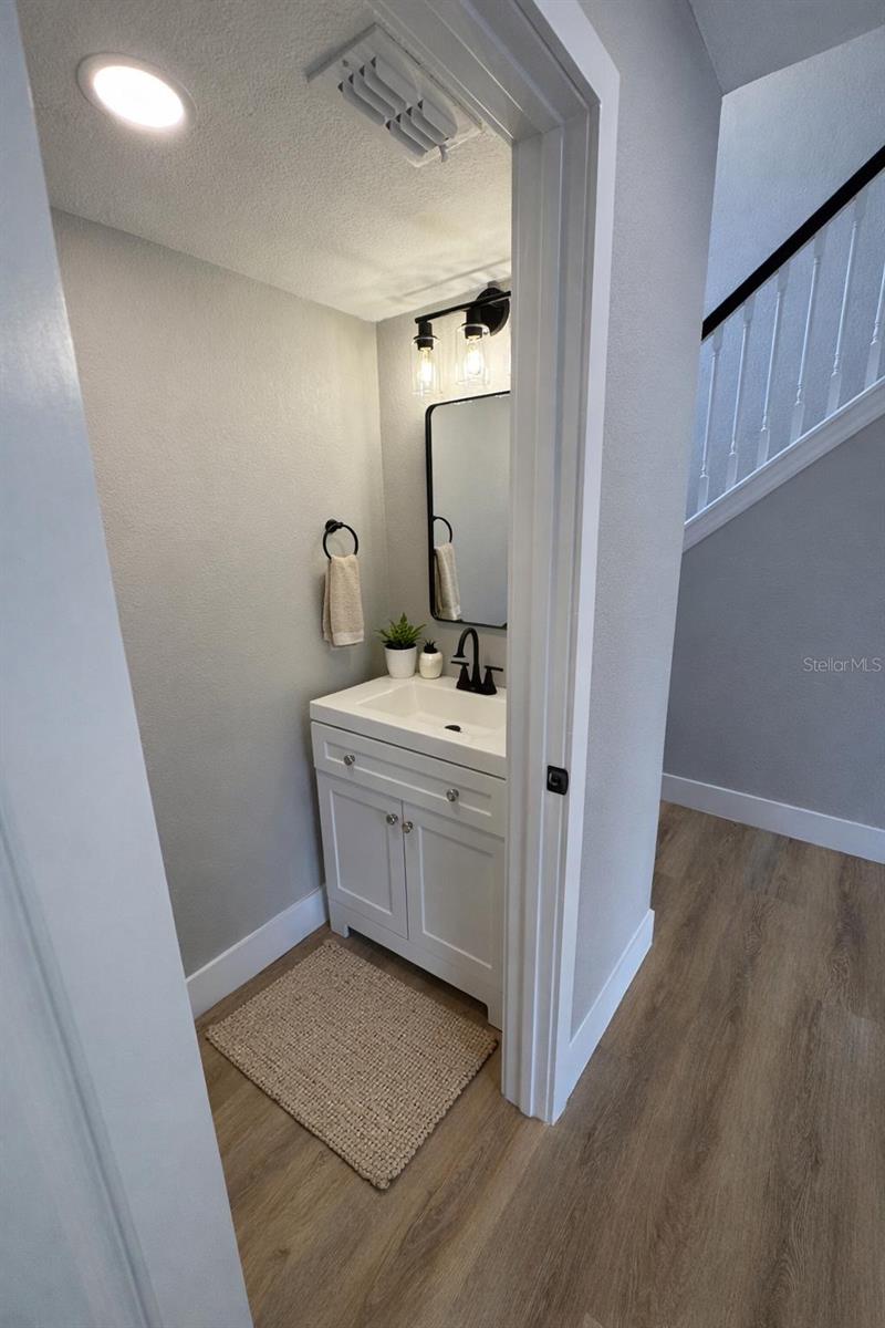 Image 17 of 42 For 1921 Emily Boulevard