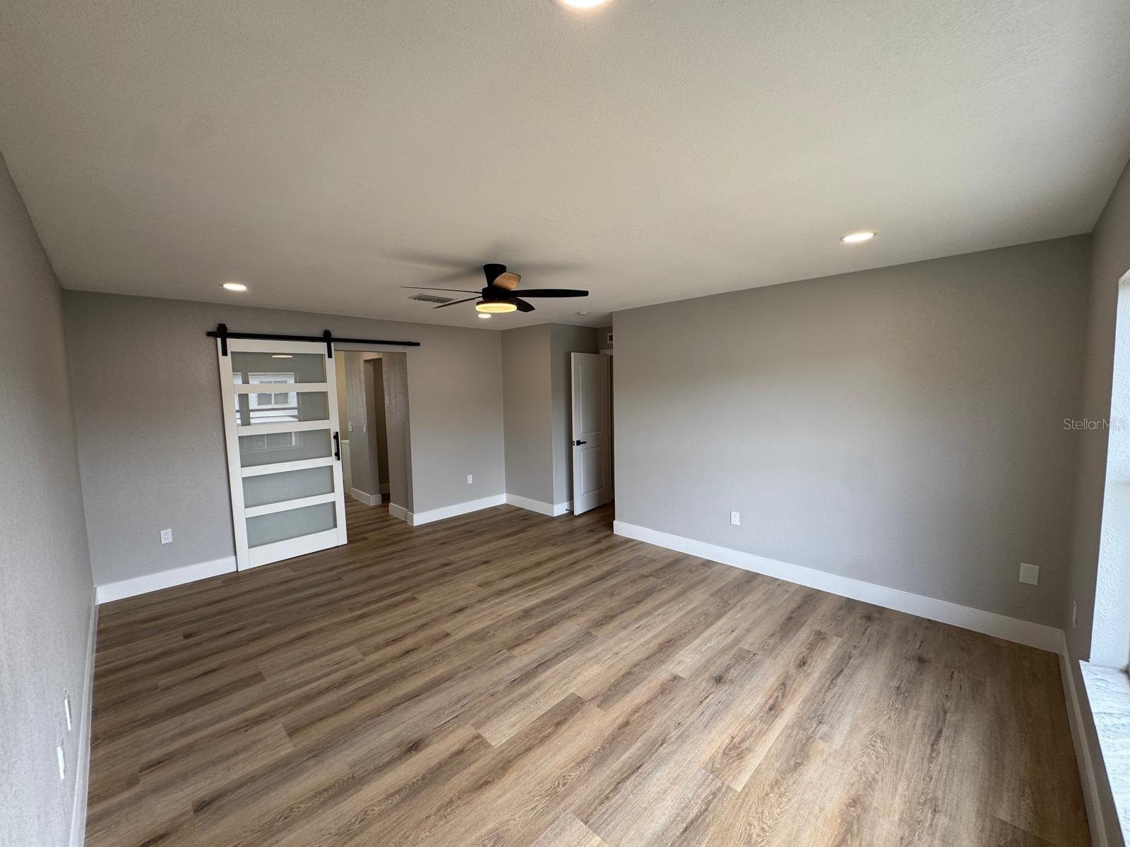 Image 22 of 42 For 1921 Emily Boulevard